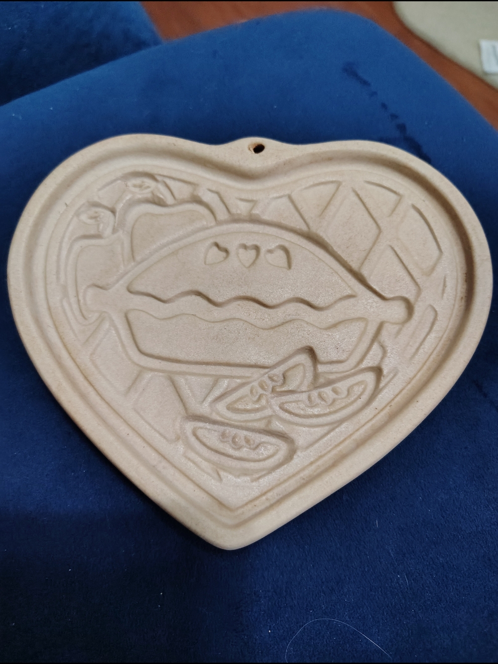 Pampered Chef Heart-Shaped Stoneware Mold/Trivet/Warmer